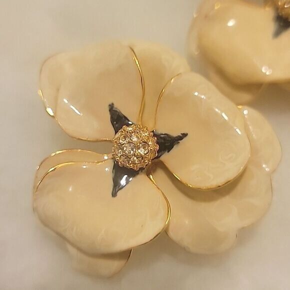 NEW Kenneth Jay Layne Beige Gold Crystal Pave Retro Clip on Flower Earrings - Picture 4 of 9